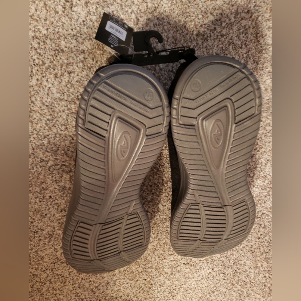 Men's Memory Foam Athletic Works Slip On Sneaker 13 W WIDE - Picture 5 of 7
